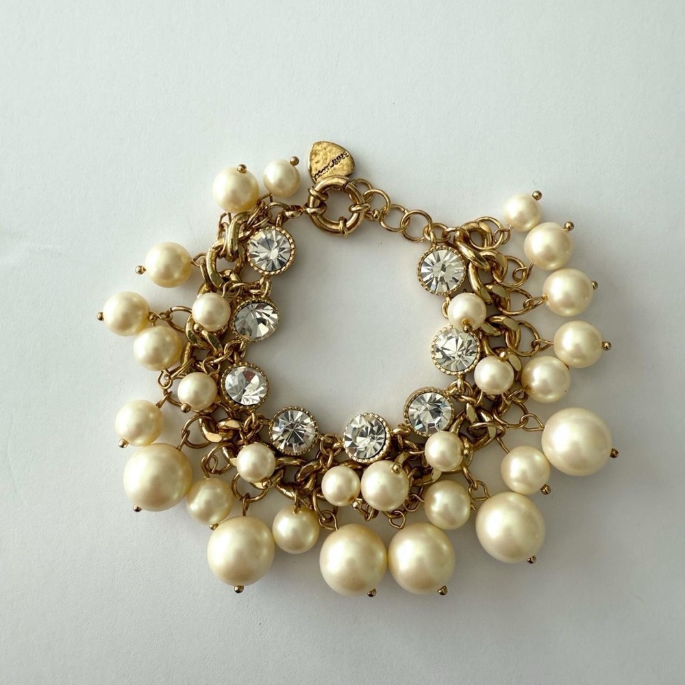 Y2K Betsey Johnson Gold, Faux Pearl & Crystal Charm Bracelet - Picture 3 of 6